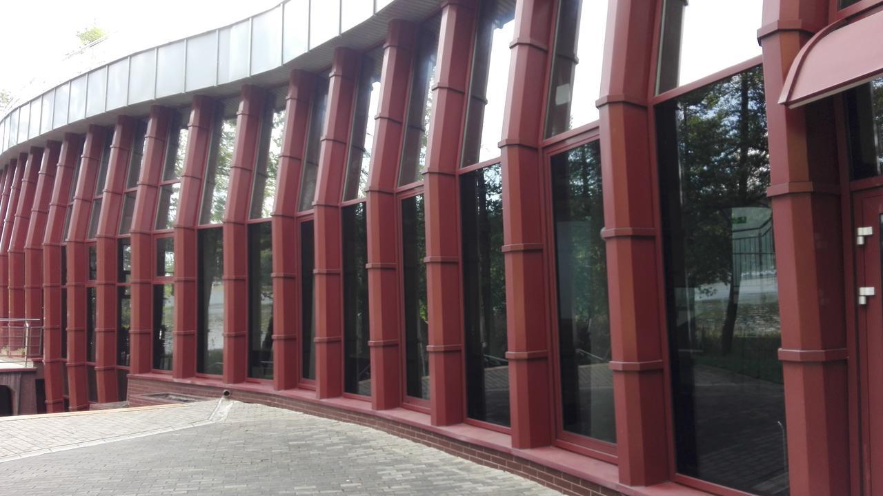 Osrodek Szkoleniowo - Wypoczynkowy Guzianka Hotell Ruciane-Nida Exteriör bild