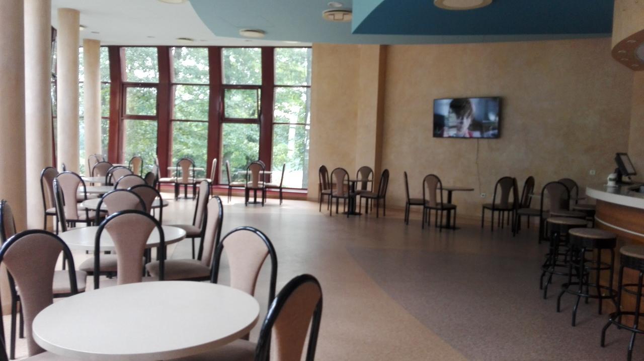 Osrodek Szkoleniowo - Wypoczynkowy Guzianka Hotell Ruciane-Nida Exteriör bild