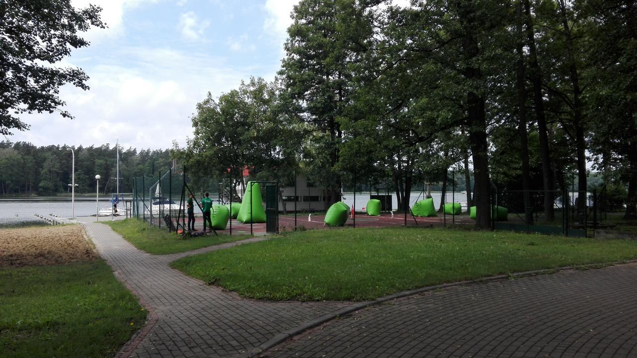 Osrodek Szkoleniowo - Wypoczynkowy Guzianka Hotell Ruciane-Nida Exteriör bild