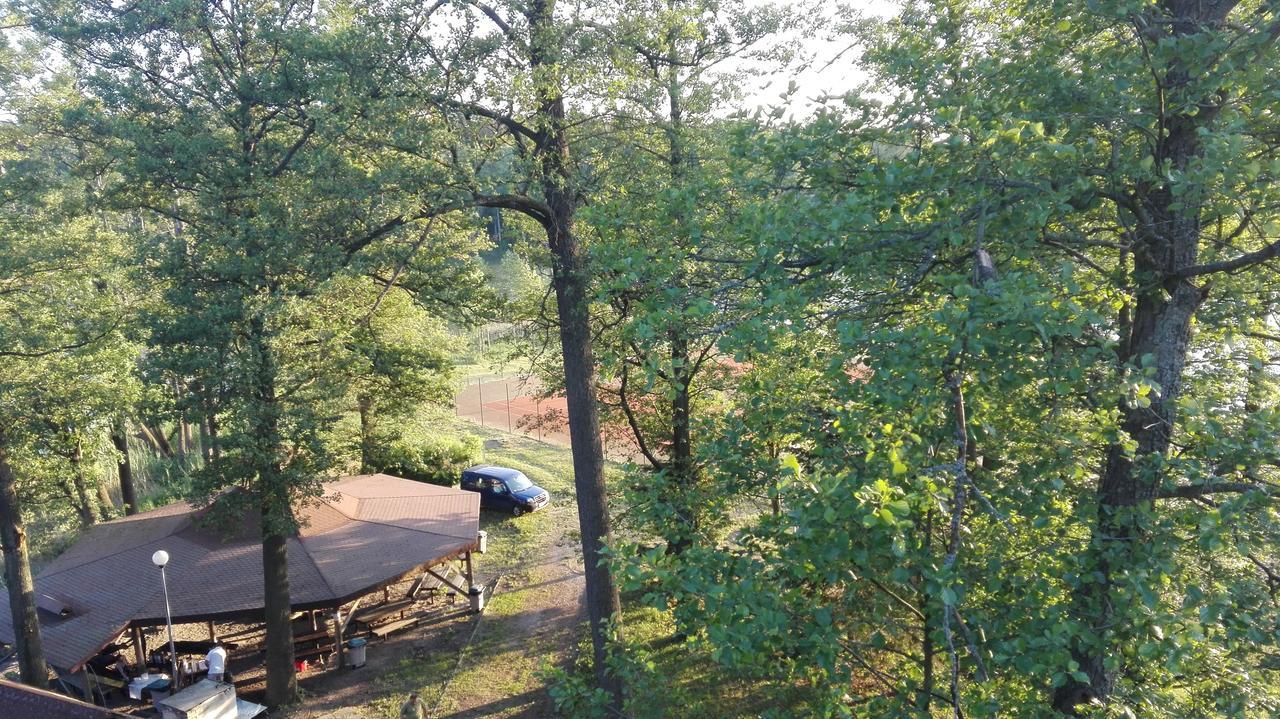 Osrodek Szkoleniowo - Wypoczynkowy Guzianka Hotell Ruciane-Nida Exteriör bild