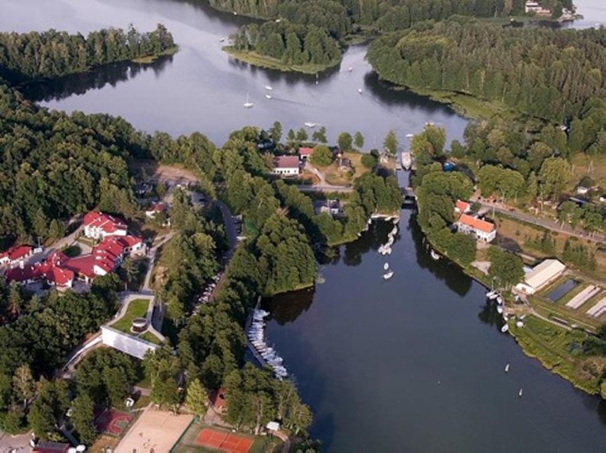 Osrodek Szkoleniowo - Wypoczynkowy Guzianka Hotell Ruciane-Nida Exteriör bild