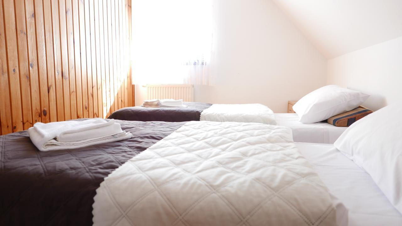 Osrodek Szkoleniowo - Wypoczynkowy Guzianka Hotell Ruciane-Nida Exteriör bild