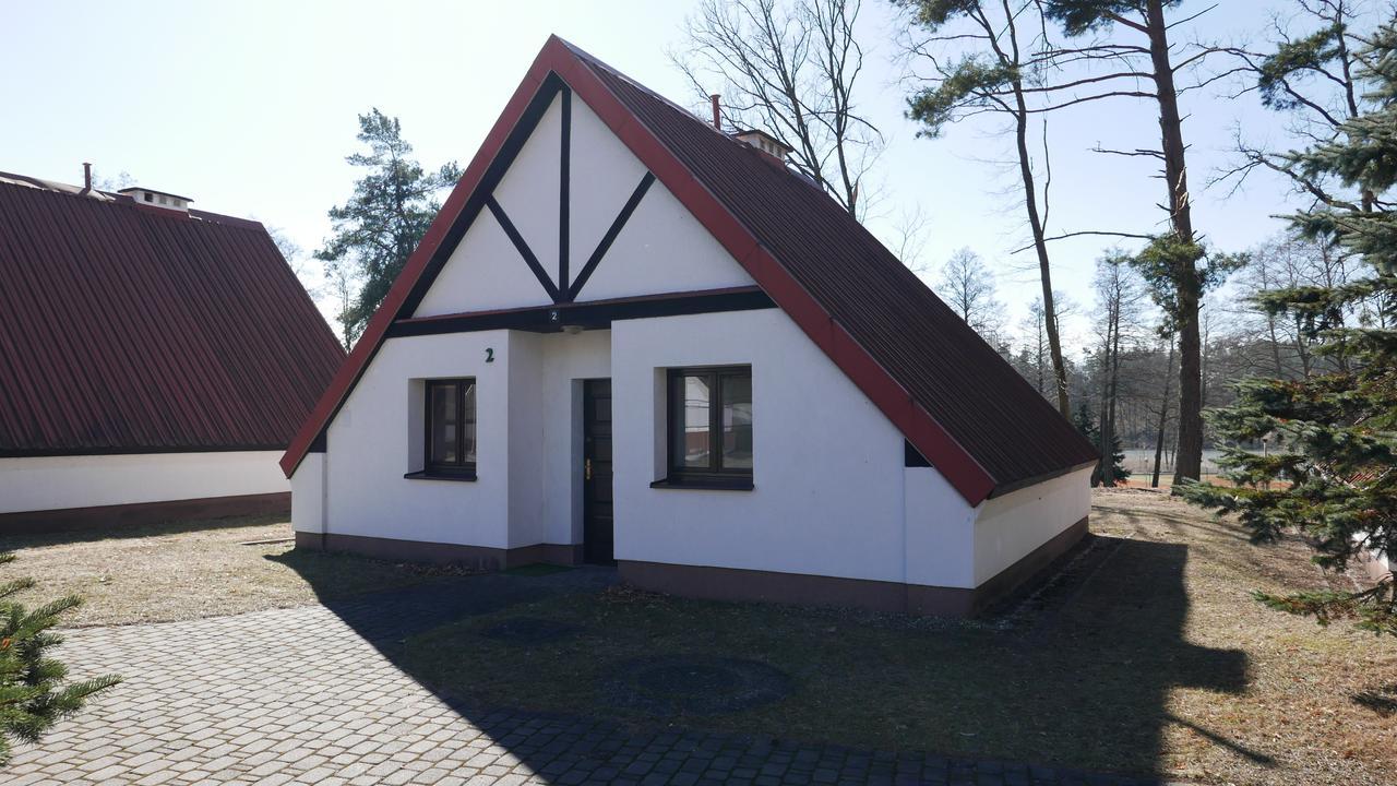 Osrodek Szkoleniowo - Wypoczynkowy Guzianka Hotell Ruciane-Nida Exteriör bild