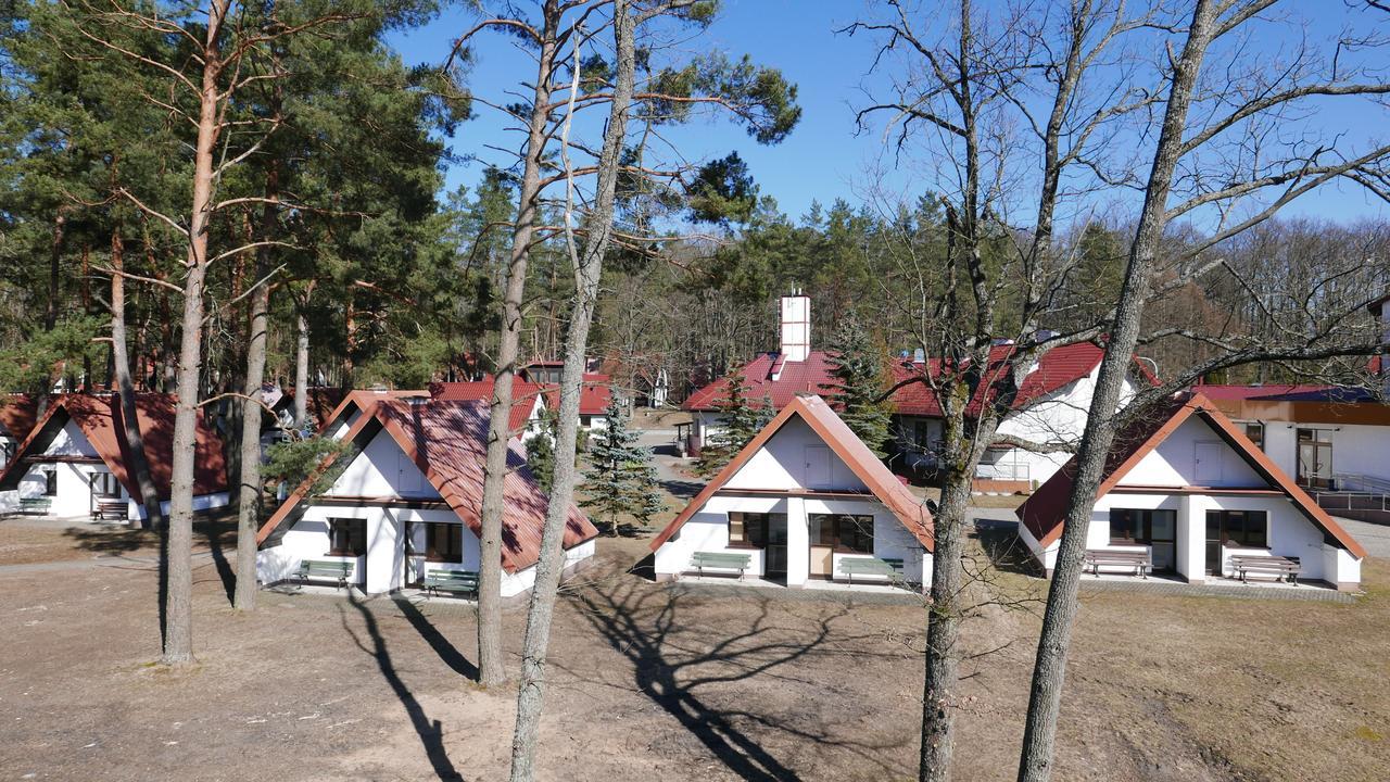 Osrodek Szkoleniowo - Wypoczynkowy Guzianka Hotell Ruciane-Nida Exteriör bild